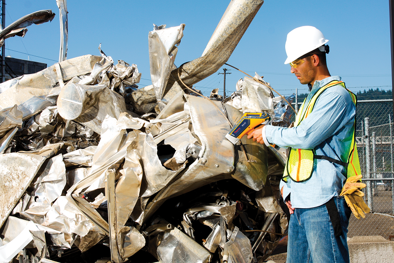 XL2-Male-Scrap-Pile-100G-web